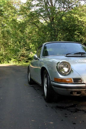 911